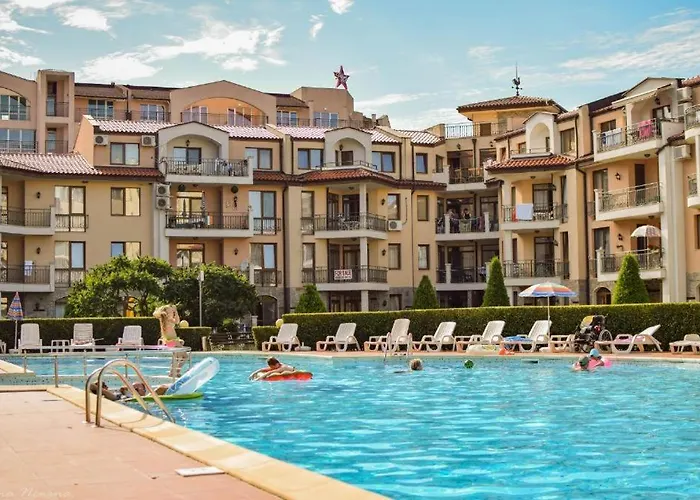 3 Bedroom Apt With Pool Views At Arcadia Complex